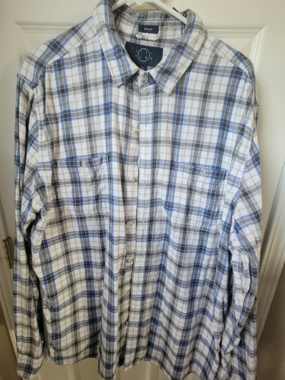 Casual Men's White, Blue & Gray Plaid Button-Down Shirt